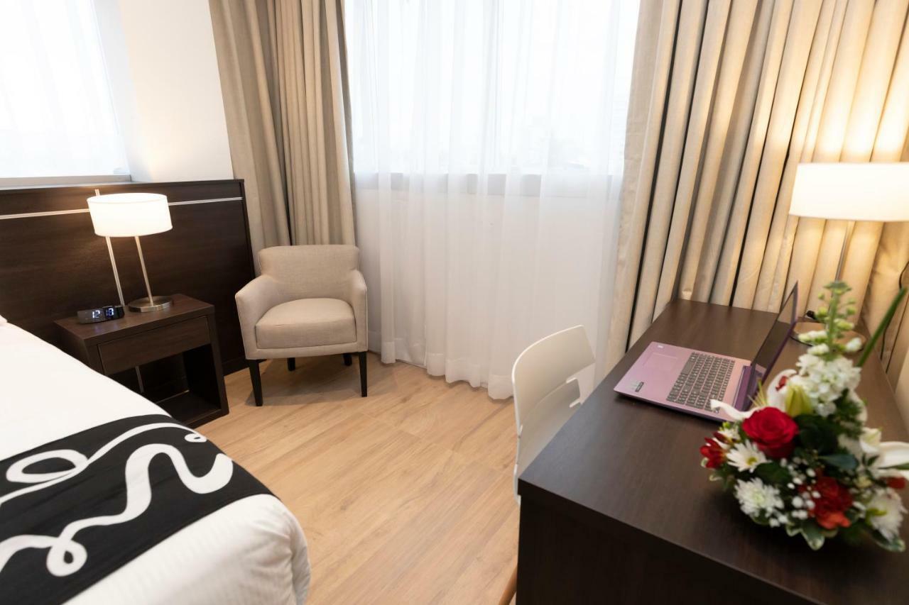 Amerian Rafaela Hotel Bagian luar foto